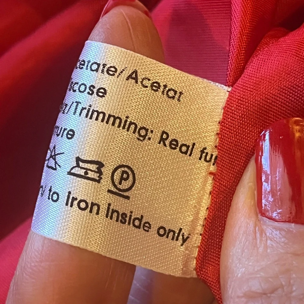 Vintage off-shoulder cocktail dress w/ fur trim. Fitted, lined, midi. Red. 10 - Picture 12 of 16